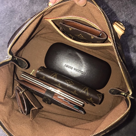 Louis Vuitton Alma - Picture 7 of 14